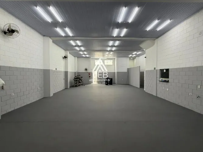 Galpão para Locação em Boituva, Residencial Vitiello, 2 banheiros, 3 vagas