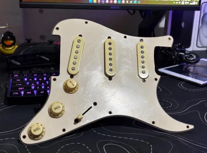 Escudo Guitarra completo