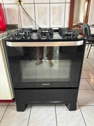 Fogão 5 bocas semi novo Suggar