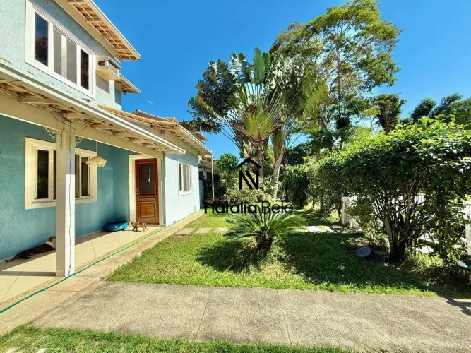 Casa com 04 quartos em condomínio - Rio das Ostras