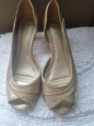 Sapatos de festa