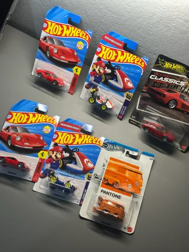 Lote Hot Wheels Mainline + Premium + Kool Kombi Pantone