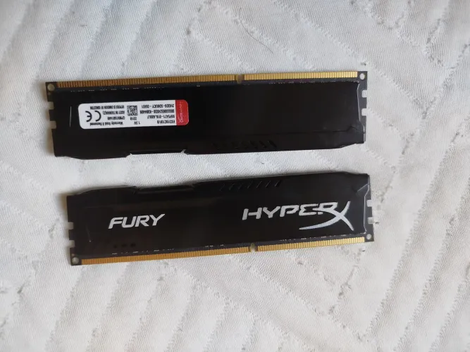 Memória RAM Kingston FURY DDR3 8GB 2666MHz.