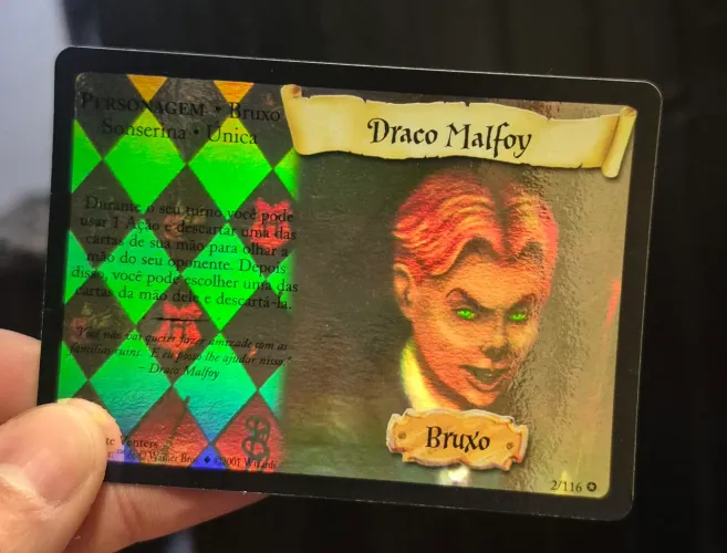Carta Harry Potter TCG 2001 - Draco Malfoy Rara (Holográfica/Foil) 2/116 PT-BR