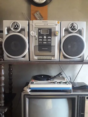 Aparelho de som vintage conservadissimo