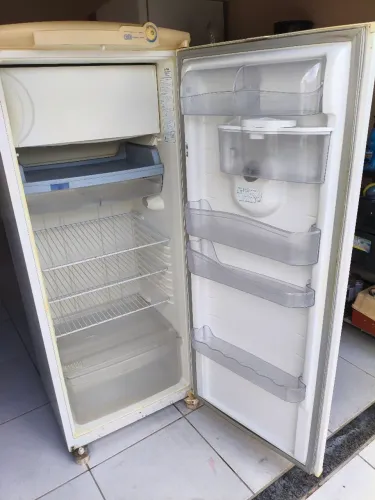 Geladeira consul degelo automático