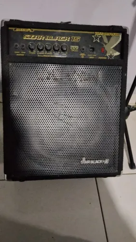 1 caixa Marshall/ 1 caixa Meteoro/ 1 pedal de efeito Marshall