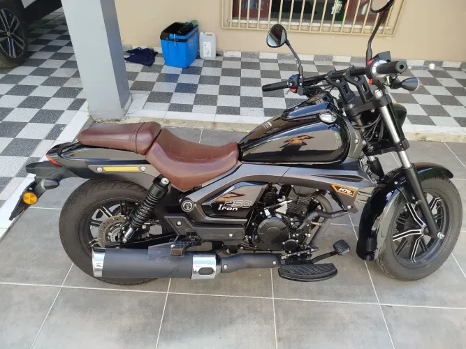 Iron 250, apenas 4mil km, R$ 18 mil