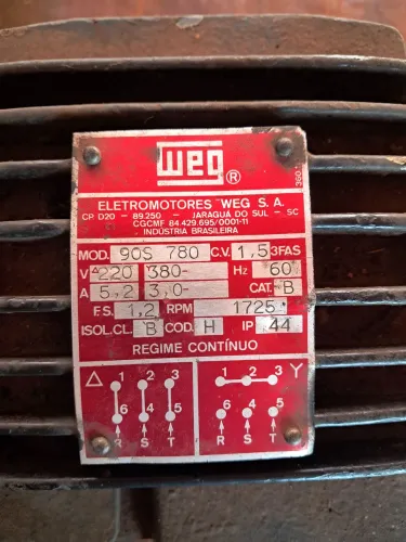 Motor 1,5 trifásico ótimo estado desocupar lugar