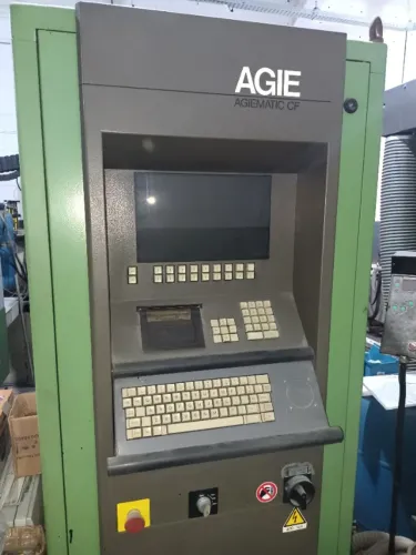 Eletroerosão a fio Agie Cut 220