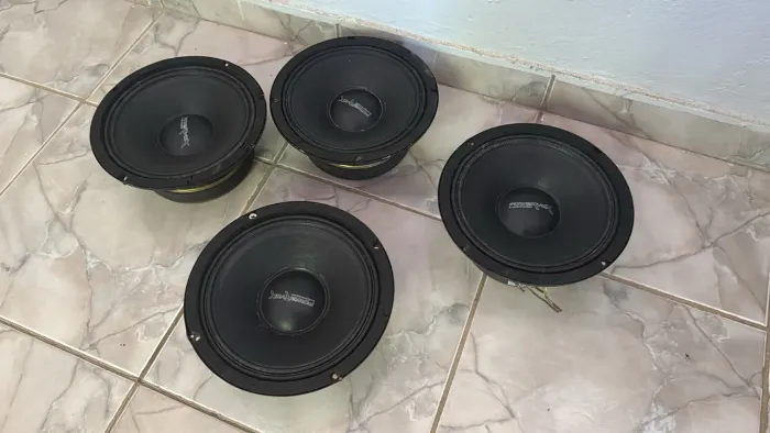 Alto falantes power vox 8