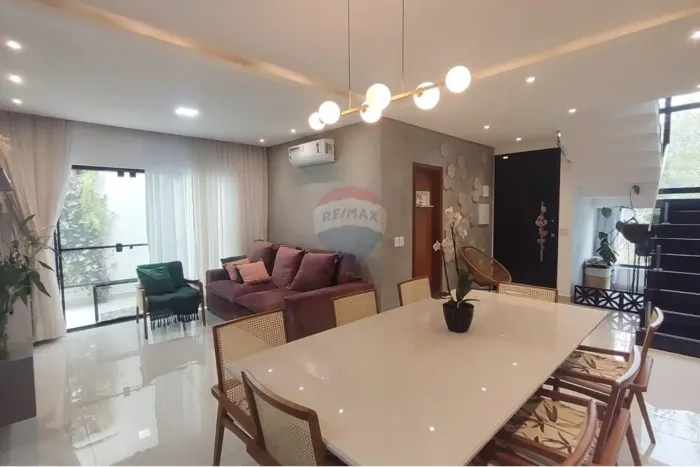 Casa em Condomínio em Cajuru do Sul, Sorocaba-SP: 3 quartos, 2 salas, 3 banheiros, 2 vagas