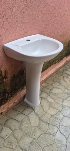 Pia cerâmica celite 47cm largura e 83 cm altura 