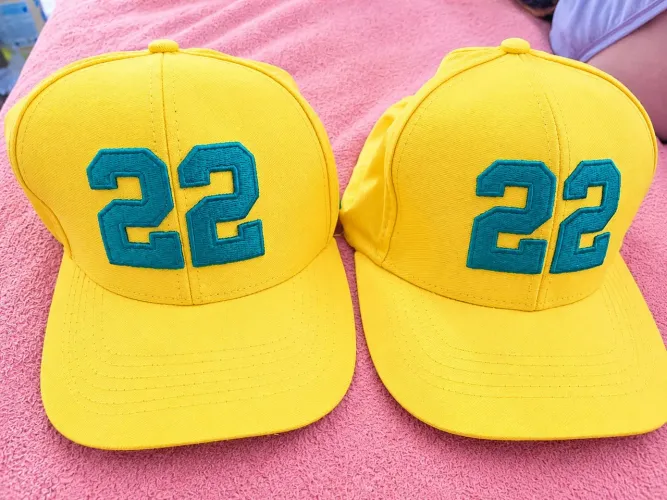 Bonés Amarelos 22