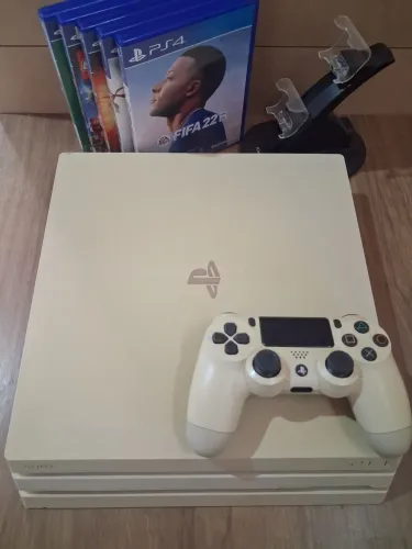 Ps4 PRO BRANCO + 5 jogos