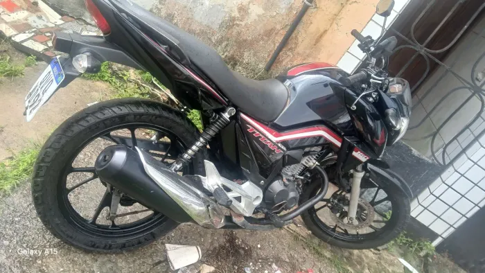 Vendo titan 160 azul petróleo