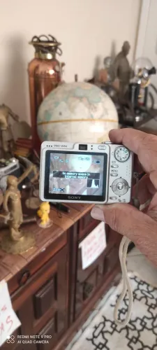 Camera antiga SONY ,leia :