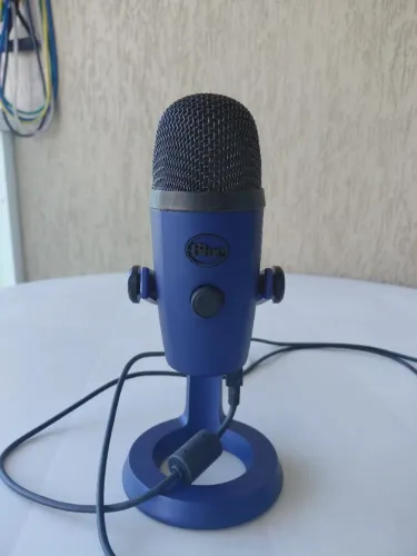 Microfone de Mesa Blue Yeti Nano