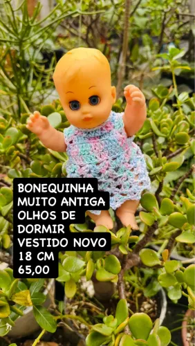 BONECA ANTIGA C/ ROUPA NOVA