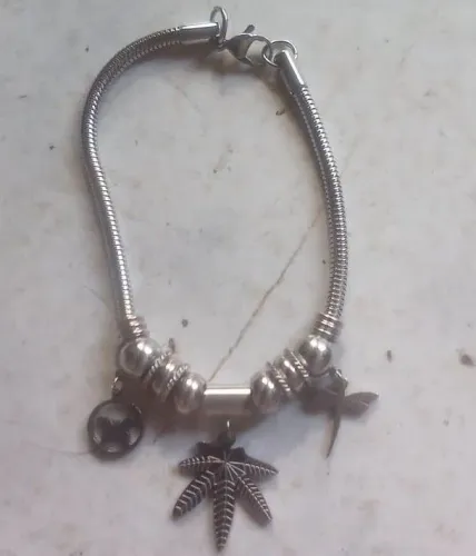 Pulseira estilo Pandora no aço inox 