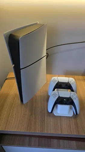 Ps5 digital + 2 controles