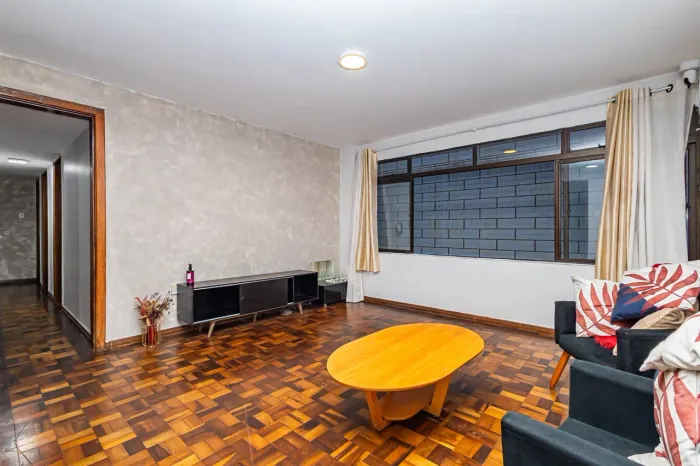 Apartamento para Locação no Batel.