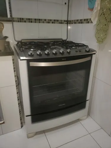 Fogão Eletrolux 5 Bocas com timer e Grill