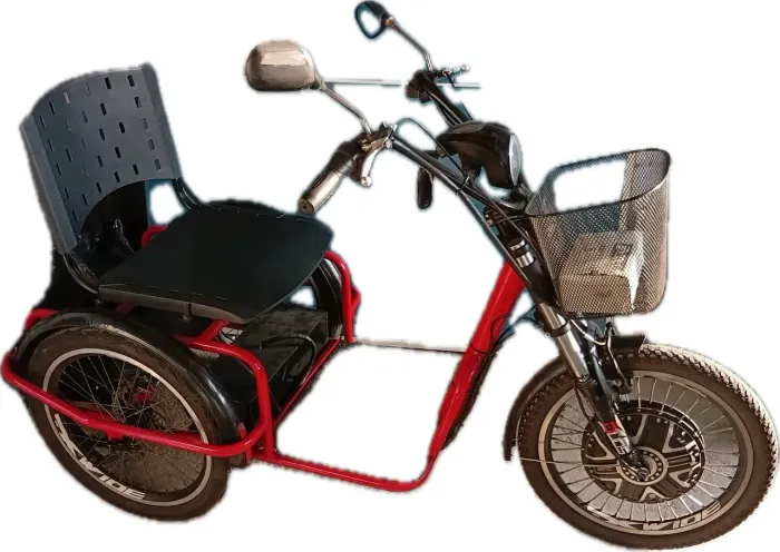 Vendo triciclo eletrônico pouco uso