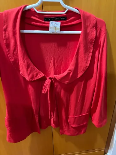 Casaquinho vermelho de malha