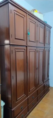 Excelente guarda-roupa madeira maciça,sofá em "L",cama de casal e paneleiro! 