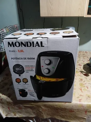 Vende-se essa Air fryer nova 3,6 L