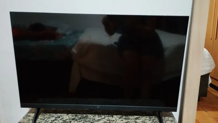 Tv LG 32 polegadas nova não tem 1 mês de uso