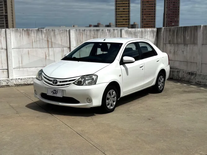 Toyota Etios XS 1.5 Flex 16V 5P Mec. 2014