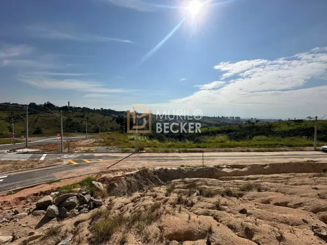 Terreno com 250m2 de esquina no Condomínio Mirante Cambuí
