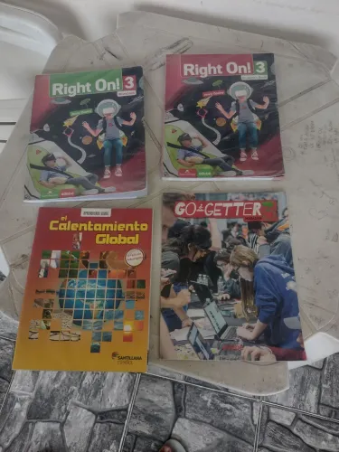 Livros de inglês e espanhol 8.Ano por RS30.00