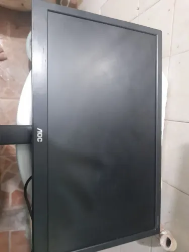 Monitor aoc pra vender logo tudo funcionando perfeitamente sujeito a todos os testes