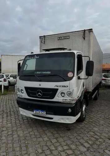 M. BENZ ACCELO 1316 TRUCADO DE FÁBRICA ANO: 2016 COM BAÚ