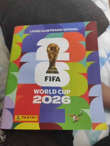 Álbum da copa novo não tem nem uma figurinha colada e e um álbum muito bom