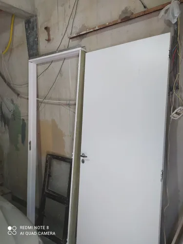 Porta de sala,completa.