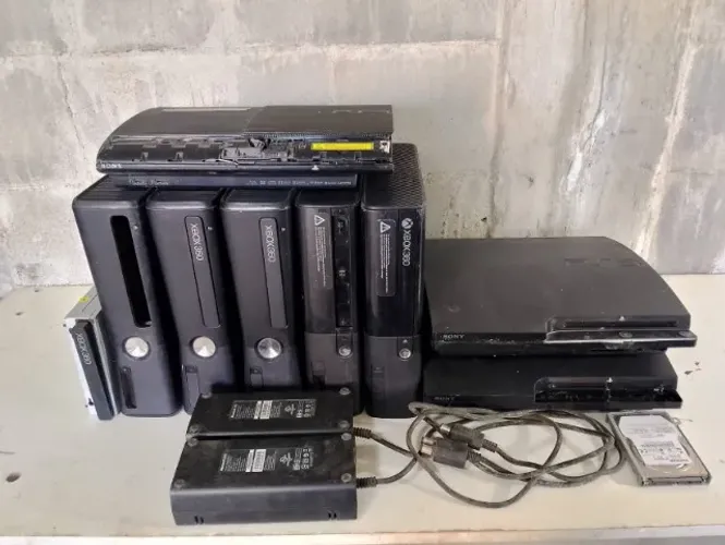 Lote Xbox e ps3 para retirada de peças ou conserto (Lote)