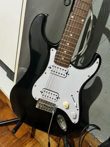 Guitarra + Amp + Pedal