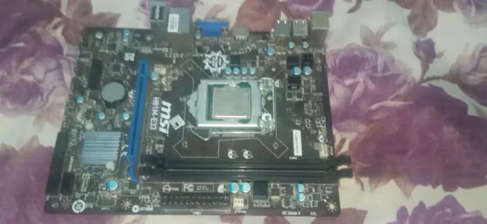 Placa Mãe MSI H81M-E33 (COM DEFEITO - PARA RETIRADA DE PEÇAS)