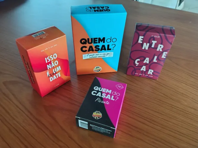 4 Jogos de Casal - quem do casal | entrelaçar | isso não é só um date