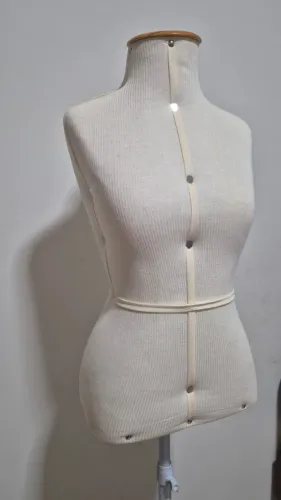 Manequim lojista/costureira