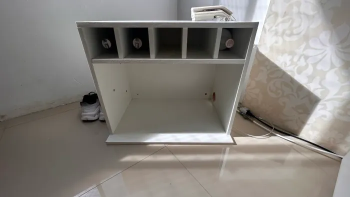 Vendo um móvel de suporte para microondas em MDF