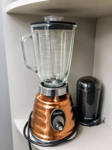 Liquidificador Oster Retrô Cobre com Copo de Vidro 600W