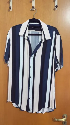 Camiseta manga curta Request