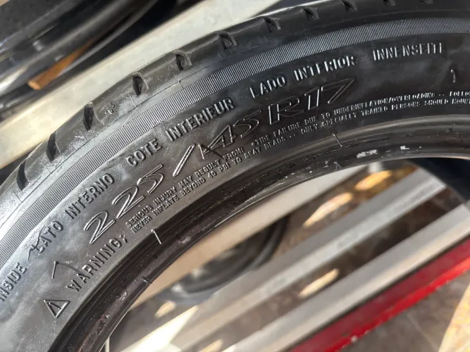 Pneu 225/45/17 Michelin Primacy 3 vulcanizado semi novo