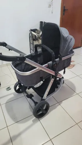 Carrinho de bebê Galzerano ( semi-novo )