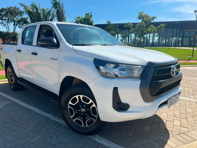 Toyota Hilux CD 4X4 2.8 Diesel Mec. 2022